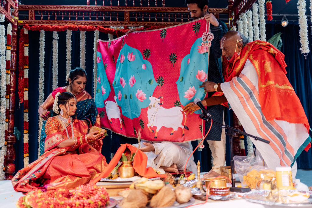 indian bride and groom wedding ceremony