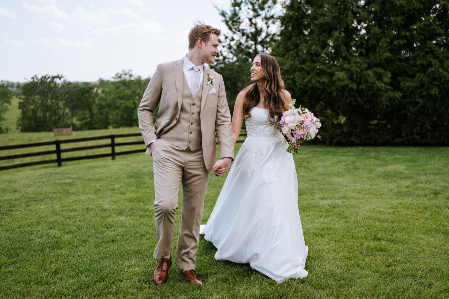 bride and groom outdoor portrait loudoun county