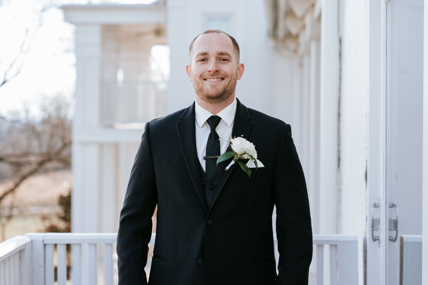 Groom portrait at The View at Bluemont wedding venue in Virginia